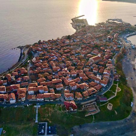 Family Hotel Lebed Nessebar Extérieur photo
