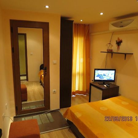 Family Hotel Lebed Nessebar Chambre photo
