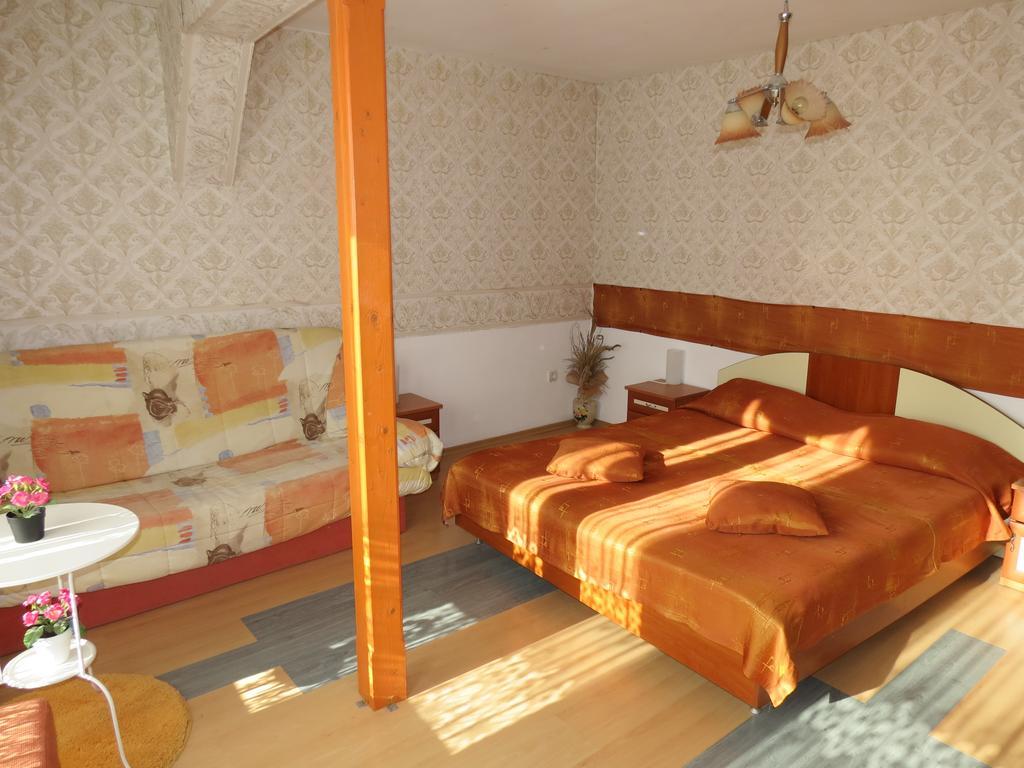 Family Hotel Lebed Nessebar Chambre photo